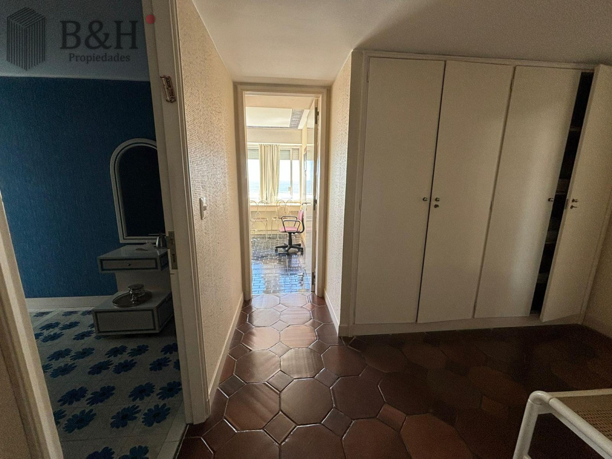 Apartamento ID.4342 - Apartamento de  4 dormitorios en venta - Punta del Este 