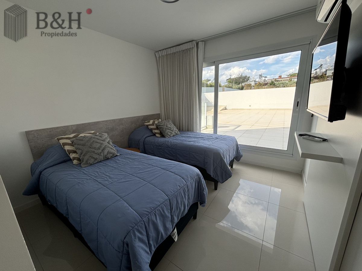 Apartamento ID.3792 - APARTAMENTO 3 DORMITORIOS MAS DEPENDENCIA - MANSA - PUNTA DEL ESTE
