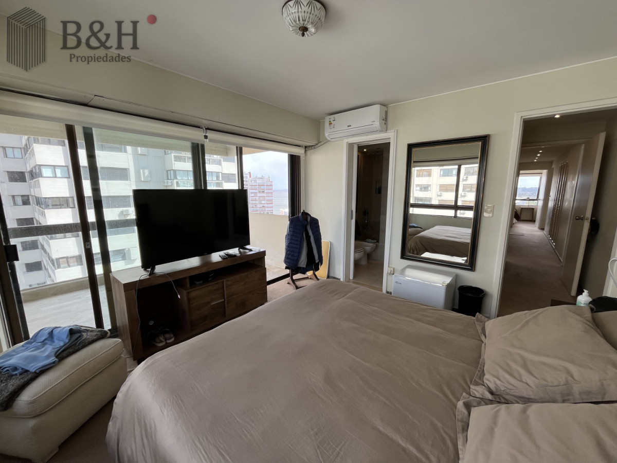 Apartamento ID.7974 - Venta Apartamento de 3 dormitorios + dep Vista al Mar en Playa Brava