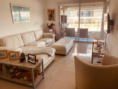 Apartamento de 2 dormitorios en suite - Punta del Este 