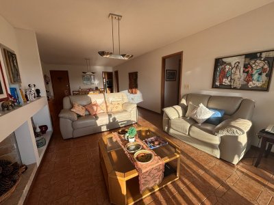 APARTAMENTO DE 3 DORMITORIOS - Roosevelt