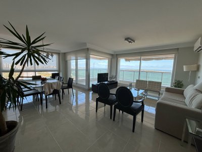 Apartamento de 3 dormitorios en alquiler anual - Punta del Este 