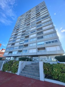 apartamento en alquiler anual dos dormitorios punta del este 