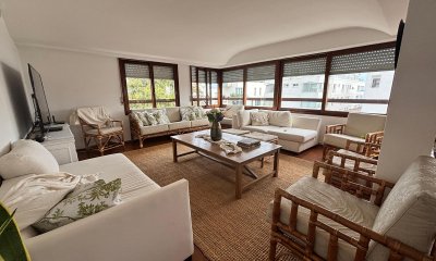 Apartamento de 4 dormitorios a la venta - Punta del Este
