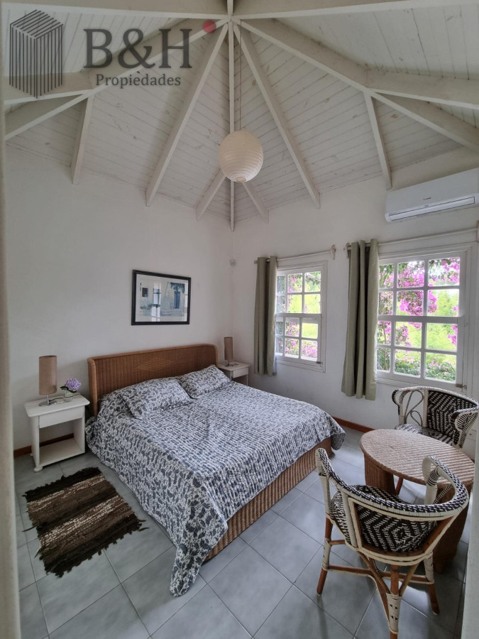 Casa ID.4567 - Casa a la venta en la barra - Punta del Este