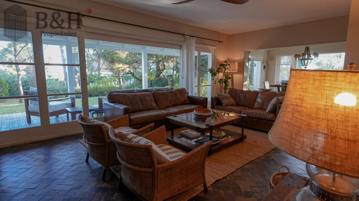 Casa ID.5233 - Hermosa Casa en parada 15 de la Mansa - Punta del Este 