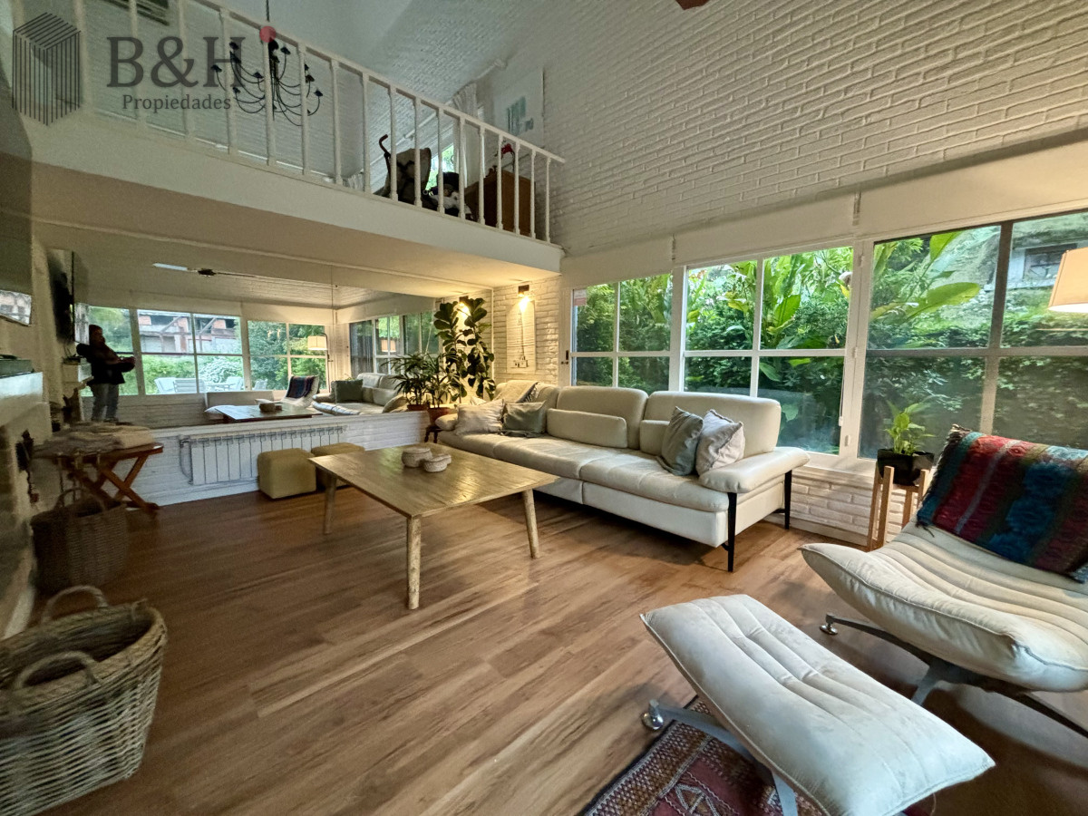 Casa ID.1436 - EXPECTACULAR CASA A LA VENTA EN SAN RAFAEL
