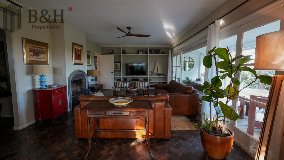 Casa ID.5233 - Hermosa Casa en parada 15 de la Mansa - Punta del Este 