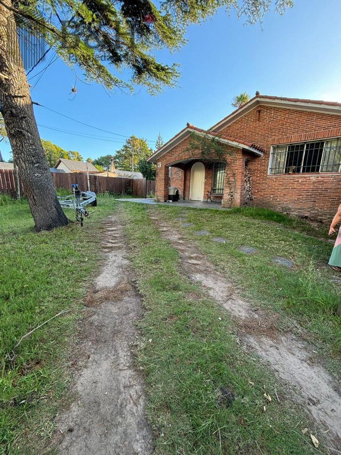 CASA IDEAL PARA COMERCIO EN EXCELENTE ZONA COMERCIAL