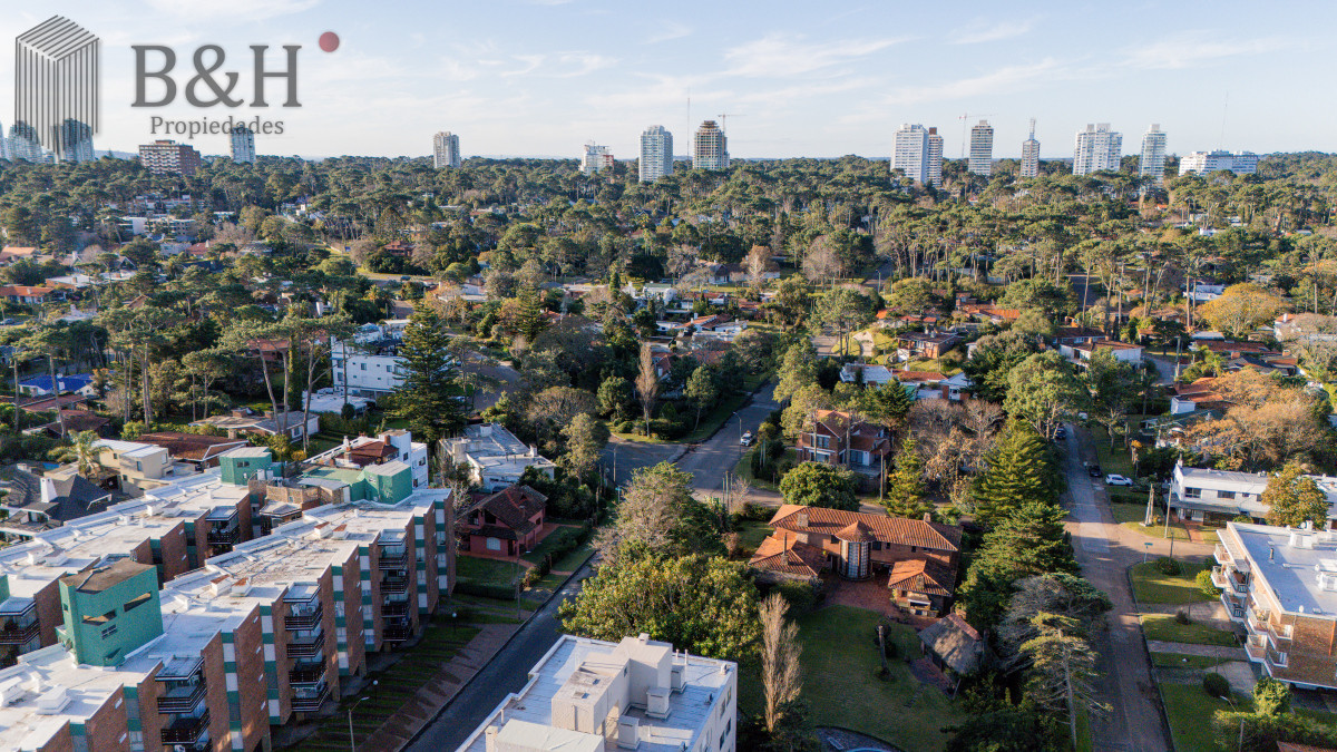 Casa ID.5233 - Hermosa Casa en parada 15 de la Mansa - Punta del Este 