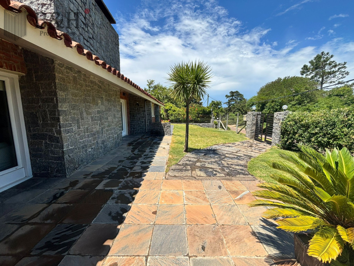 Casa ID.6391 - Casa de 4 dormitorios en alquiler invernal y Anual Punta del Este 