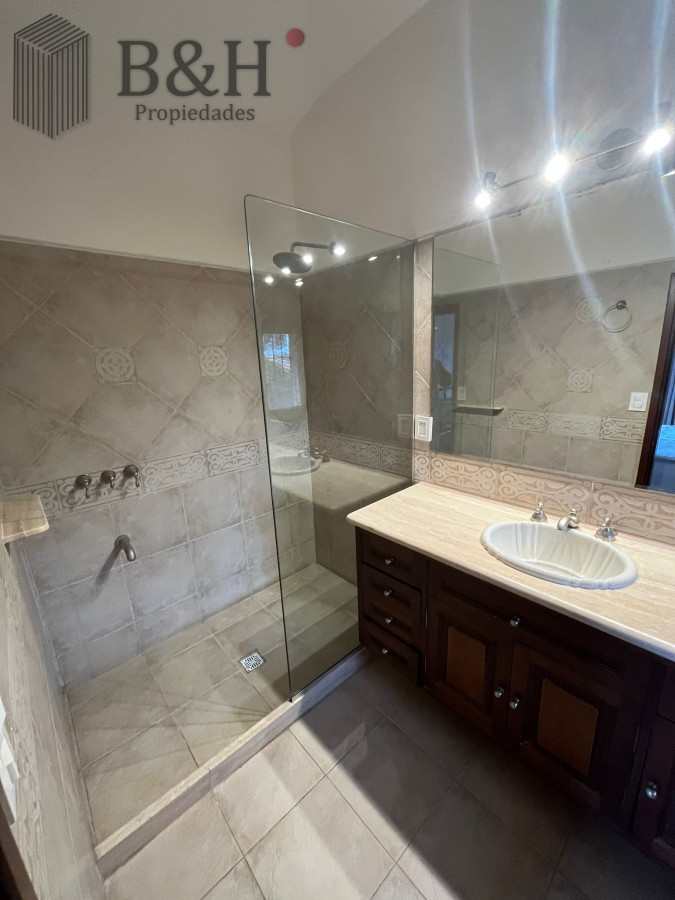 Casa ID.3876 - CASA TRADICIONAL - PUNTA DEL ESTE 
