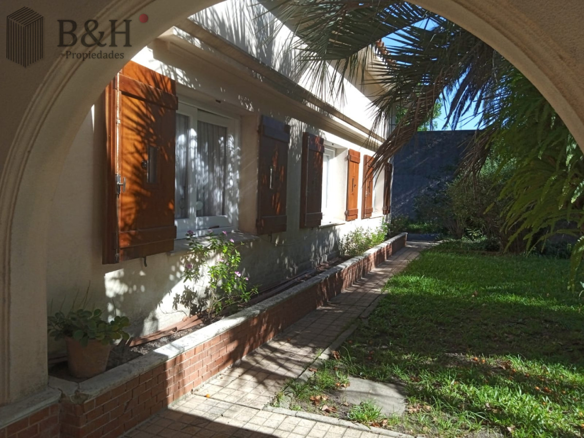 Casa ID.6219 - Casa tipo chalet en esquina con gran terreno - Centro de José Pedro Varela