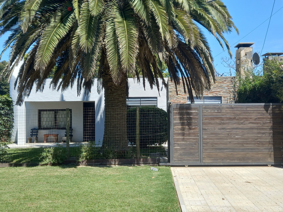 Casa ID.4908 - Casa de 3 dormitorios a la venta - Balneario Buenos Aires 