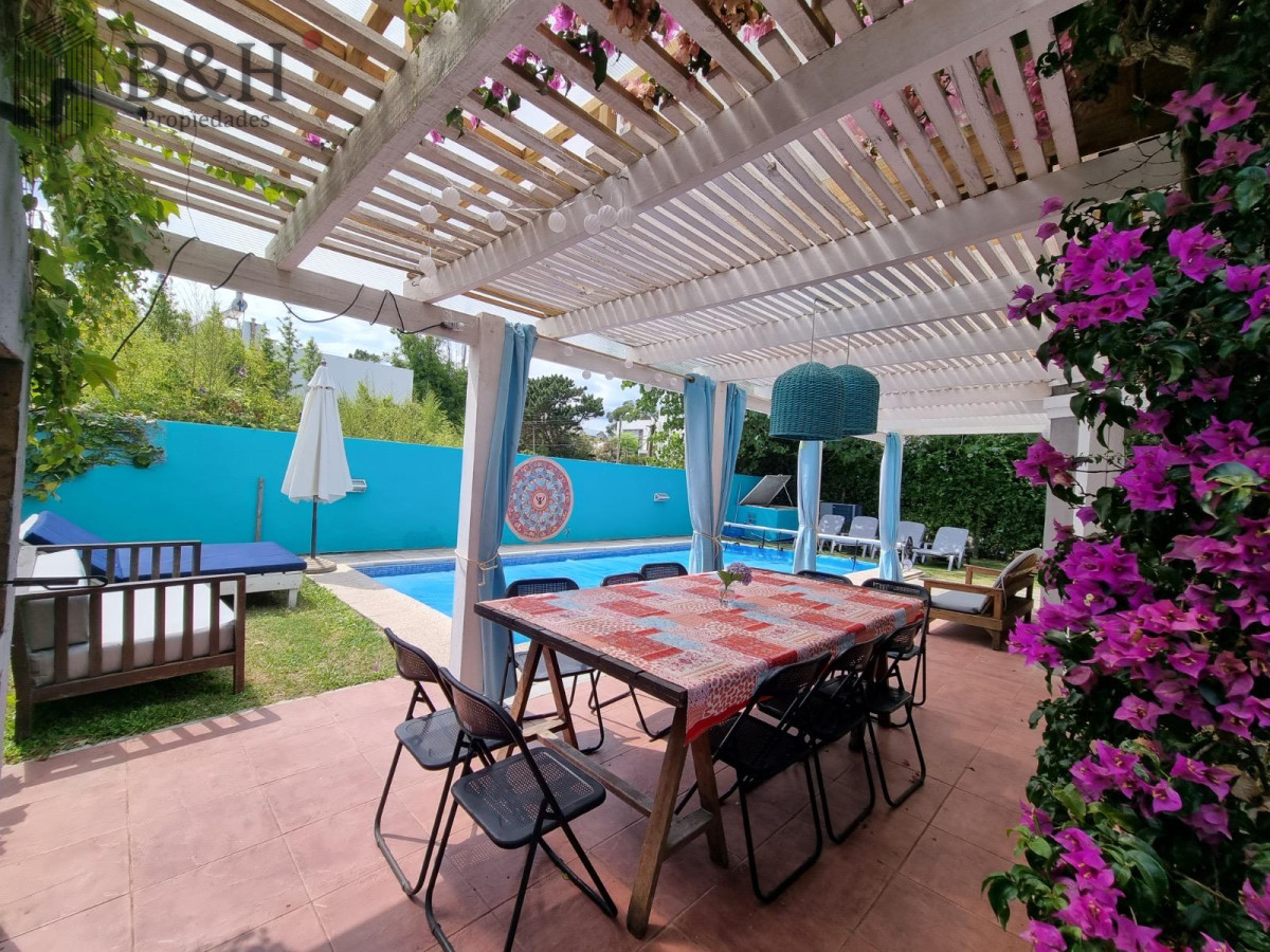 Casa ID.4567 - Casa a la venta en la barra - Punta del Este