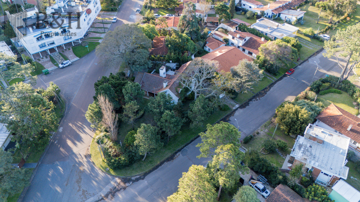 Casa ID.5233 - Hermosa Casa en parada 15 de la Mansa - Punta del Este 