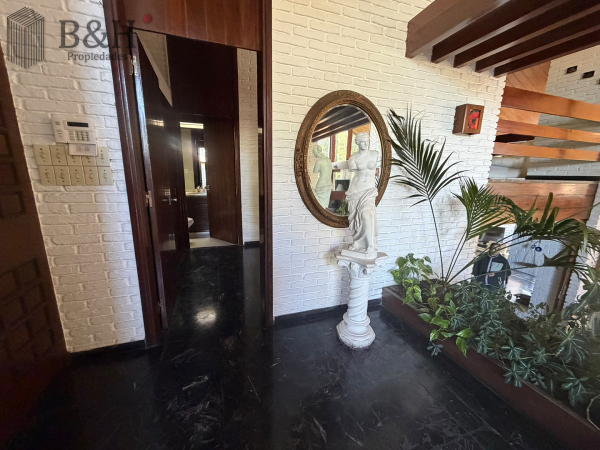 Casa ID.7833 - Casa Venta 5 Dormitorios Punta del Este 