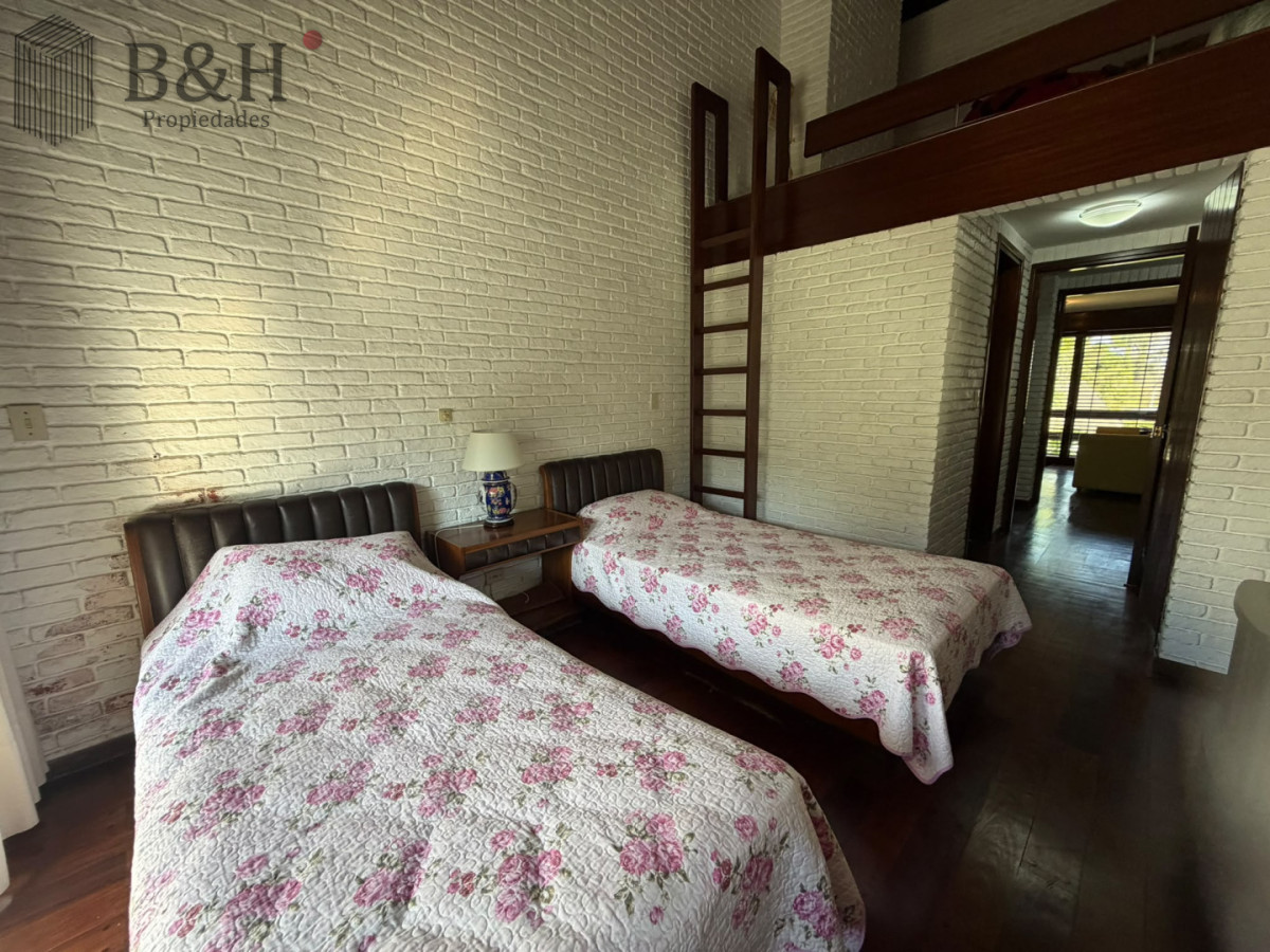 Casa ID.7833 - Casa Venta 5 Dormitorios Punta del Este 