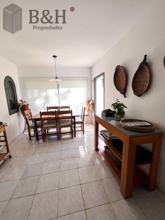 Casa ID.5656 - Casa de 5 dormitorios en venta, Punta del Este