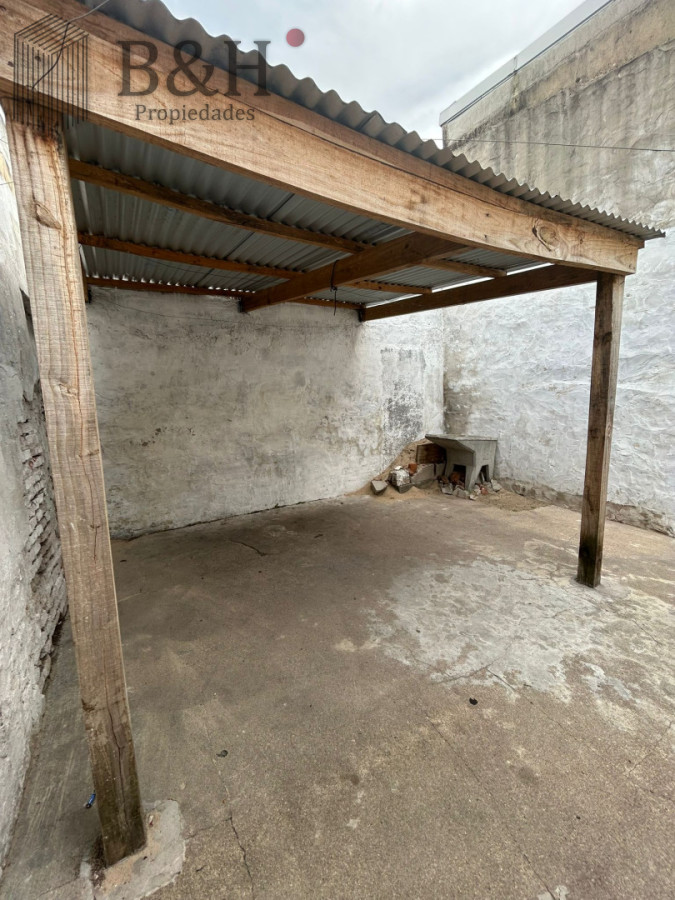 Casa ID.6515 - Casa a reciclar a media cuadra de Plaza