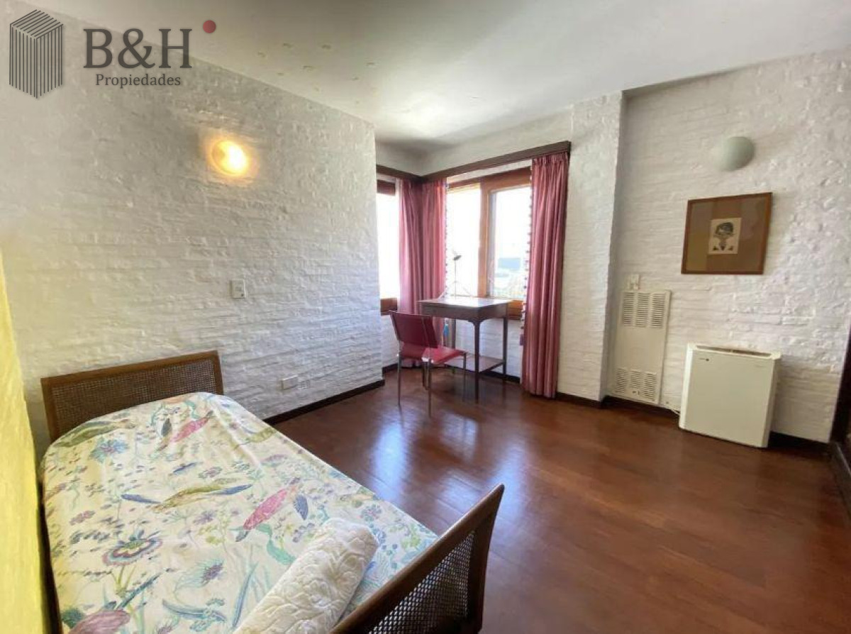 Casa ID.7653 - Venta Casa 5 dormitorios Península con Vista al Mar y Garaje 