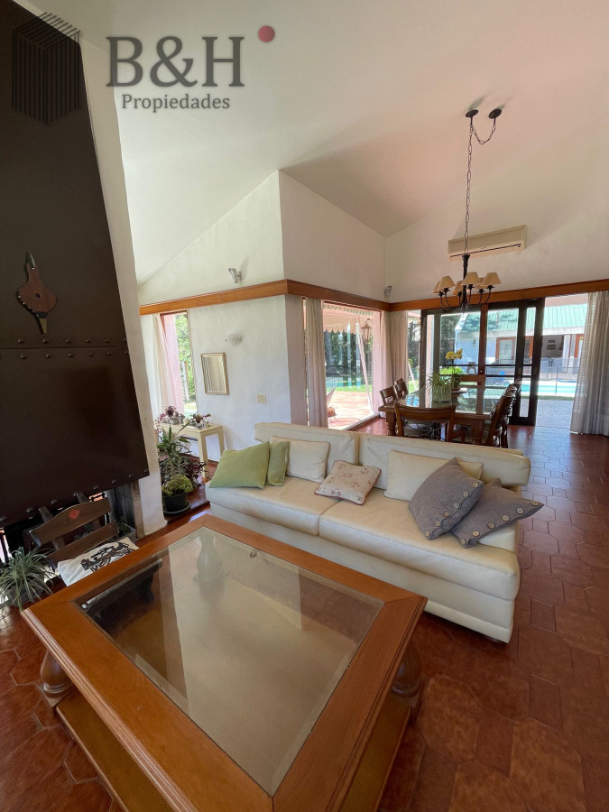 Casa ID.1493 - ALQUILER CASA DE 4 DORMITORIOS PUNTA DEL ESTE CON PISCINA CLIMATIZADA