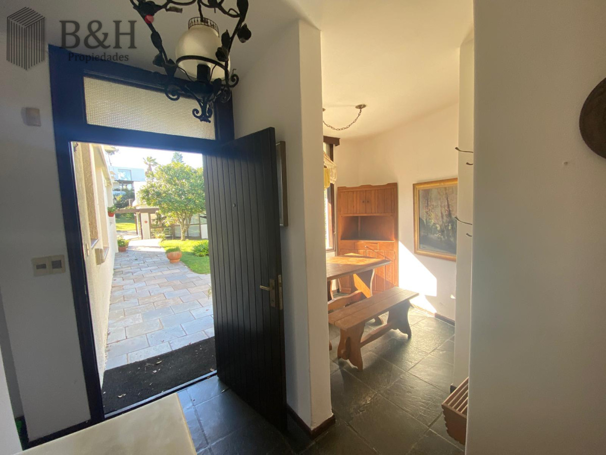 Casa ID.5024 - Casa de 3 dormitorios en Alquiler Anual - Punta del Este 