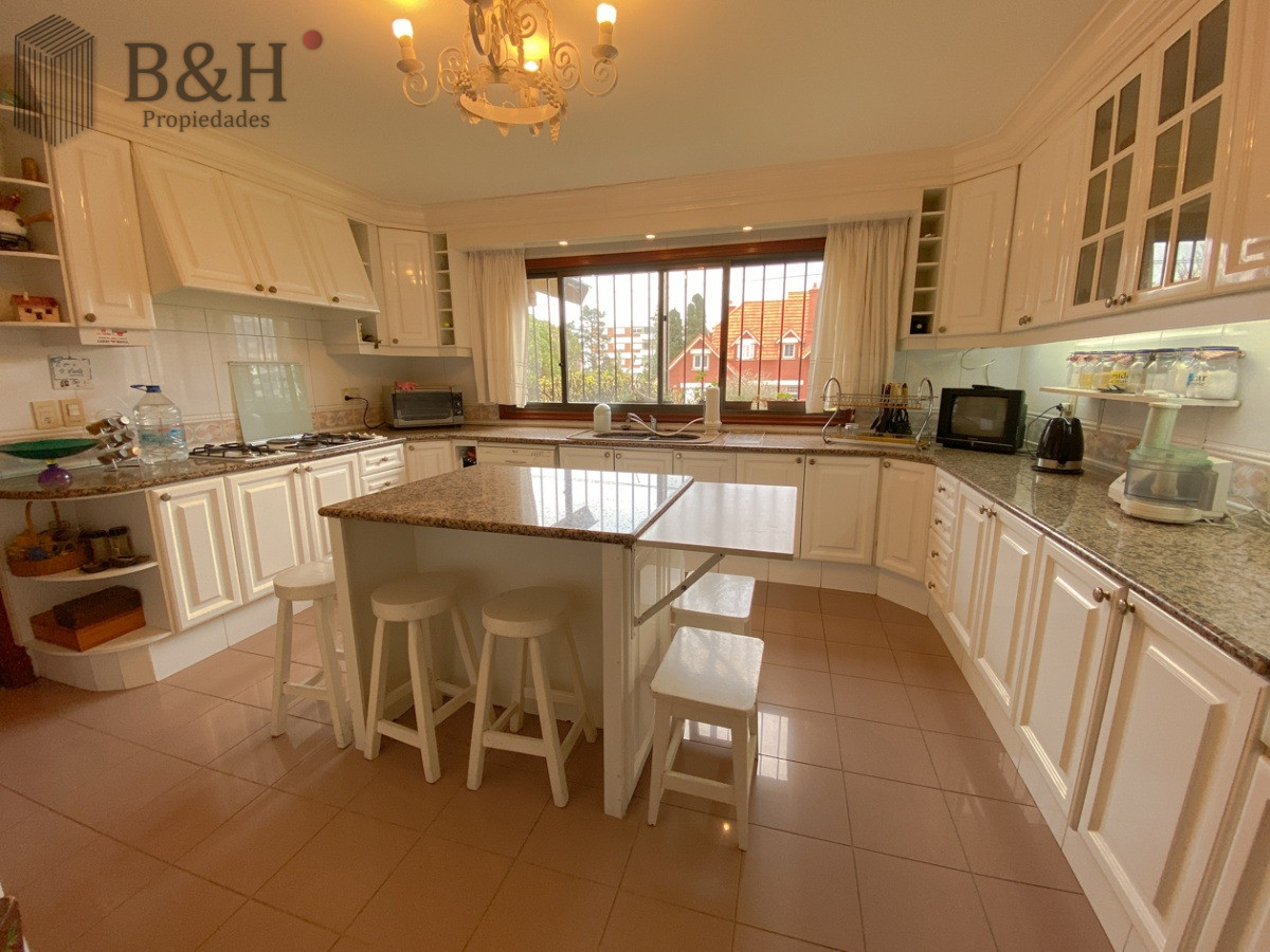 Casa ID.5723 - Casa en venta de 7 dormitorios, Punta del Este