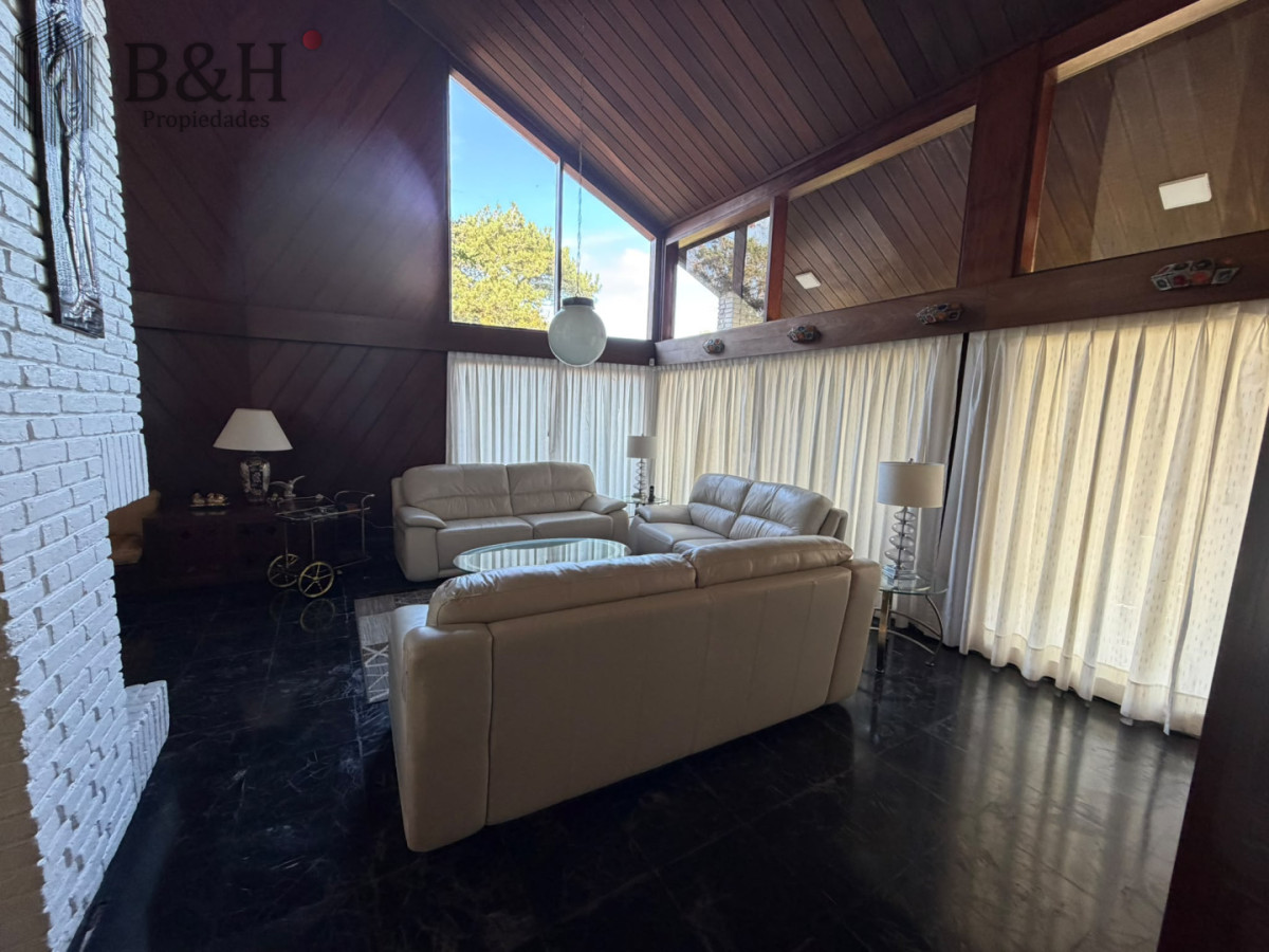 Casa ID.7833 - Casa Venta 5 Dormitorios Punta del Este 