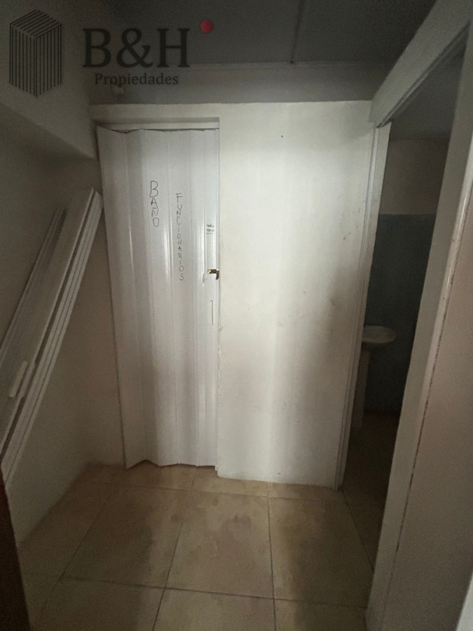 Casa ID.6515 - Casa a reciclar a media cuadra de Plaza