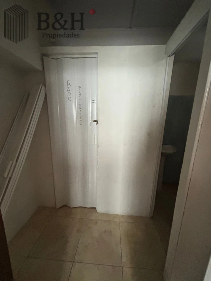 Casa ID.6515 - Casa a reciclar a media cuadra de Plaza