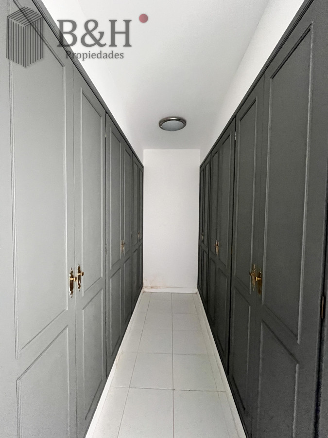 Casa ID.5656 - Casa de 5 dormitorios en venta, Punta del Este
