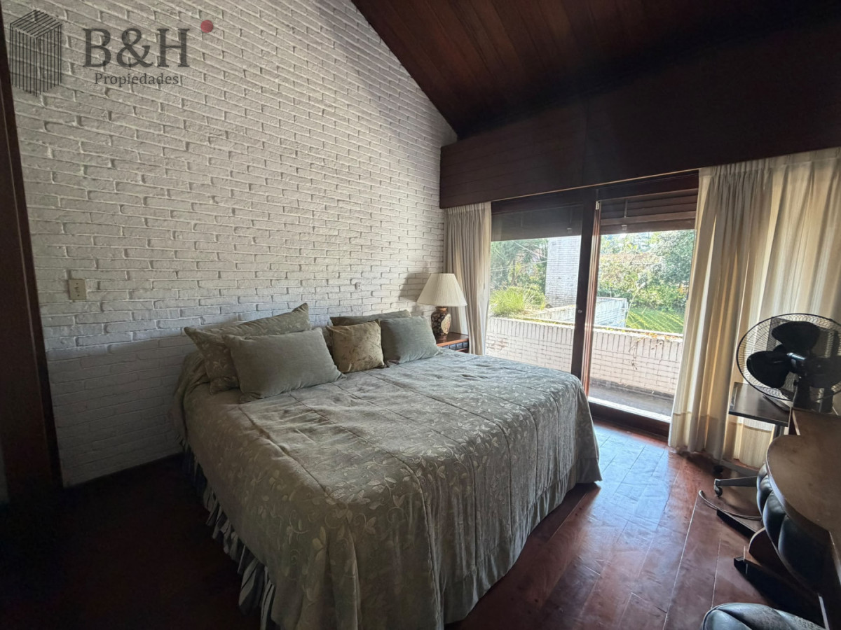 Casa ID.7833 - Casa Venta 5 Dormitorios Punta del Este 