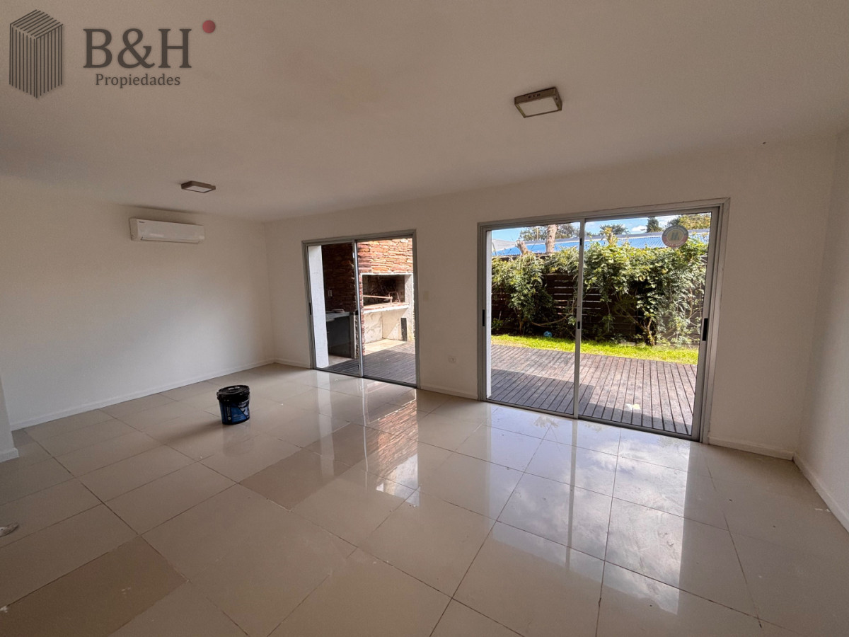 Casa ID.8115 - Casa en Pinares a pasos del mar