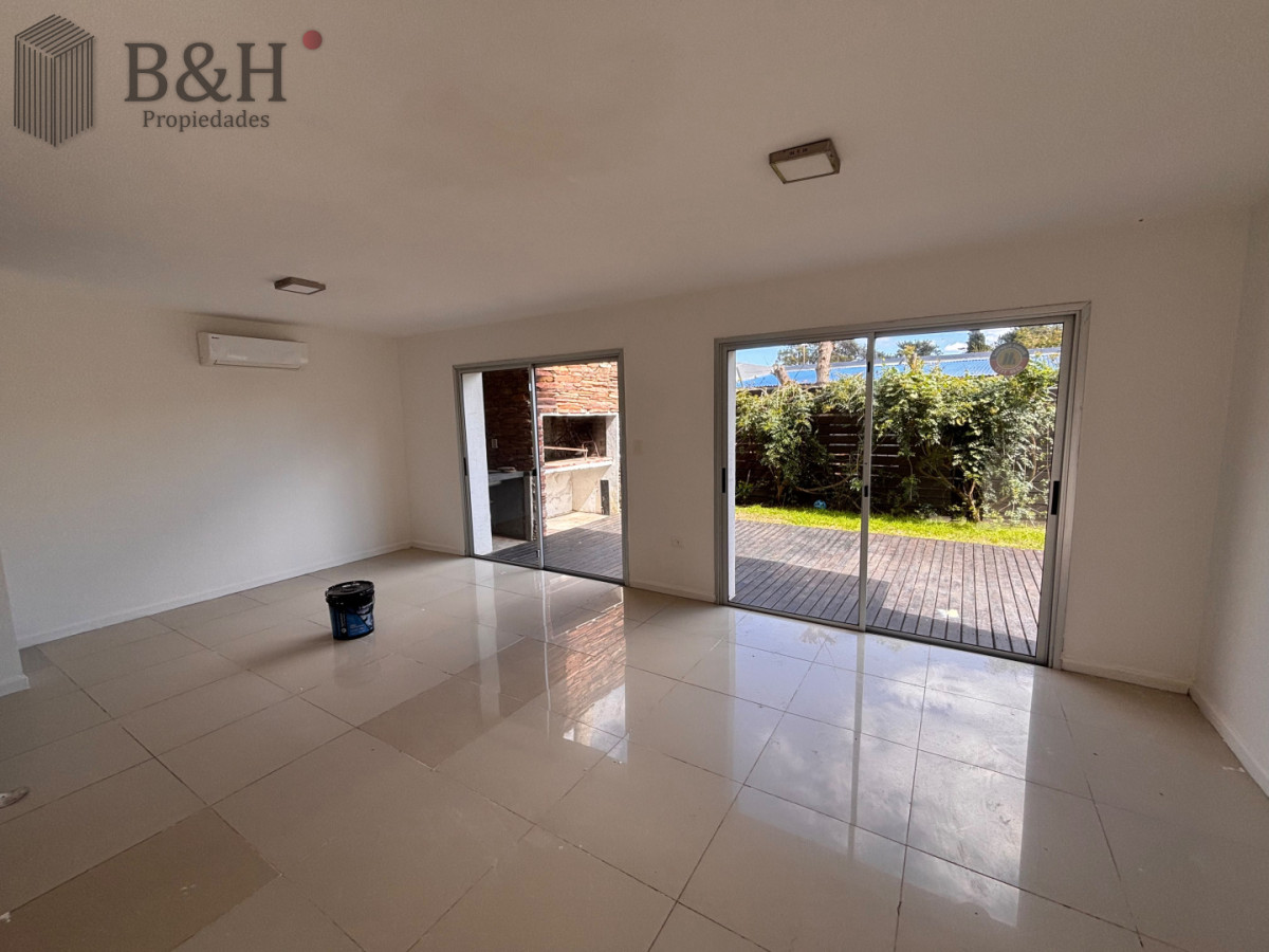 Casa ID.8115 - Casa en Pinares a pasos del mar