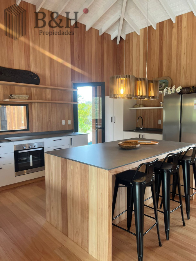 Casa ID.5116 - Casa en venta de 4 dormitorios, en José Ignacio, Barrio Laguna Escondida
