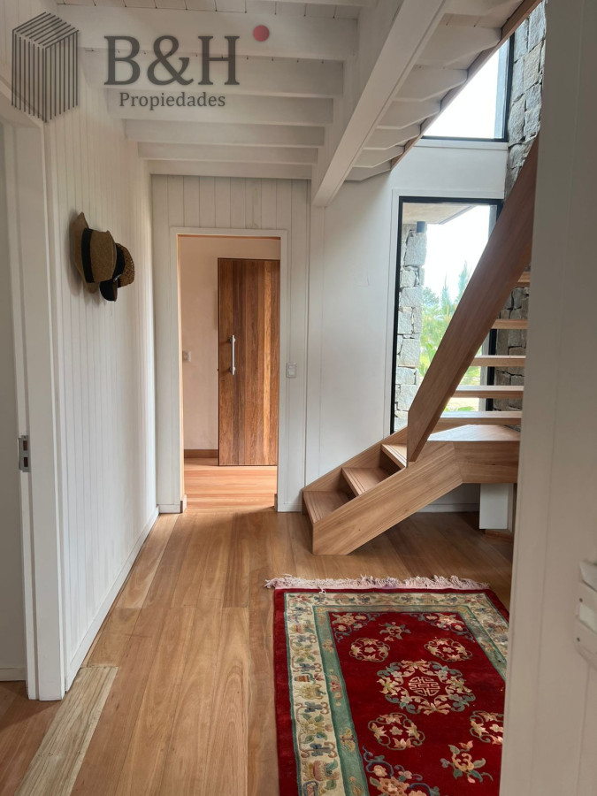 Casa ID.5116 - Casa en venta de 4 dormitorios, en José Ignacio, Barrio Laguna Escondida
