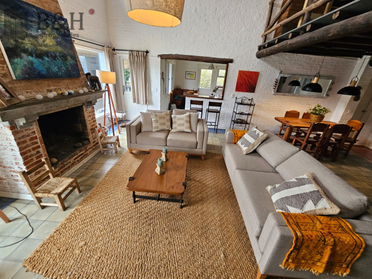 Casa ID.2881 - Casa en La Barra 3 dormitorios + Servicio, con Piscina climatizada
