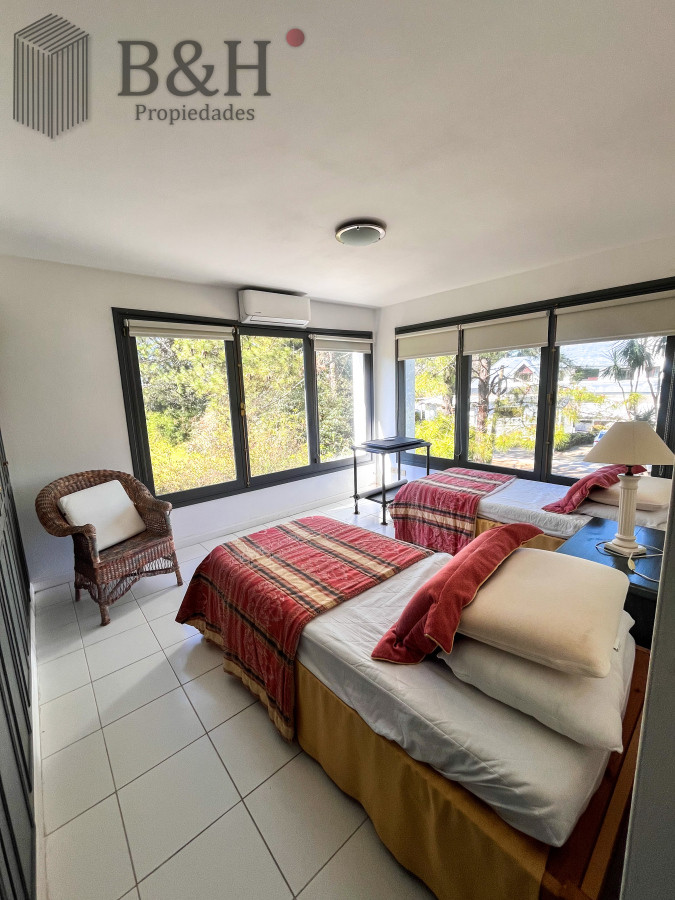 Casa ID.5656 - Casa de 5 dormitorios en venta, Punta del Este