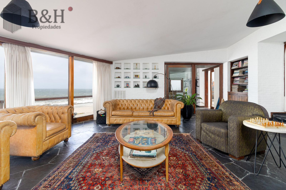 Casa ID.7653 - Venta Casa 5 dormitorios Península con Vista al Mar y Garaje 