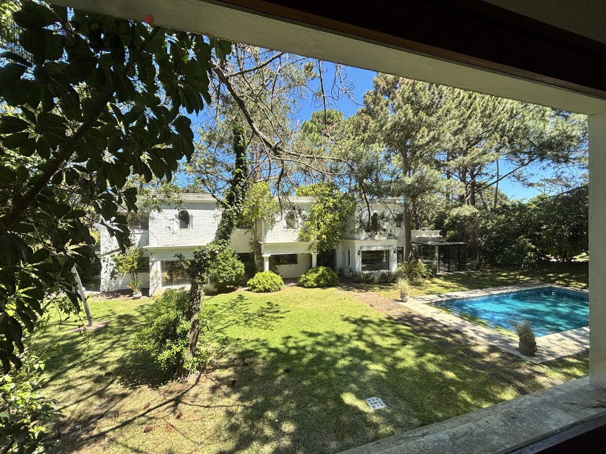 Casa ID.5656 - Casa de 5 dormitorios en venta, Punta del Este