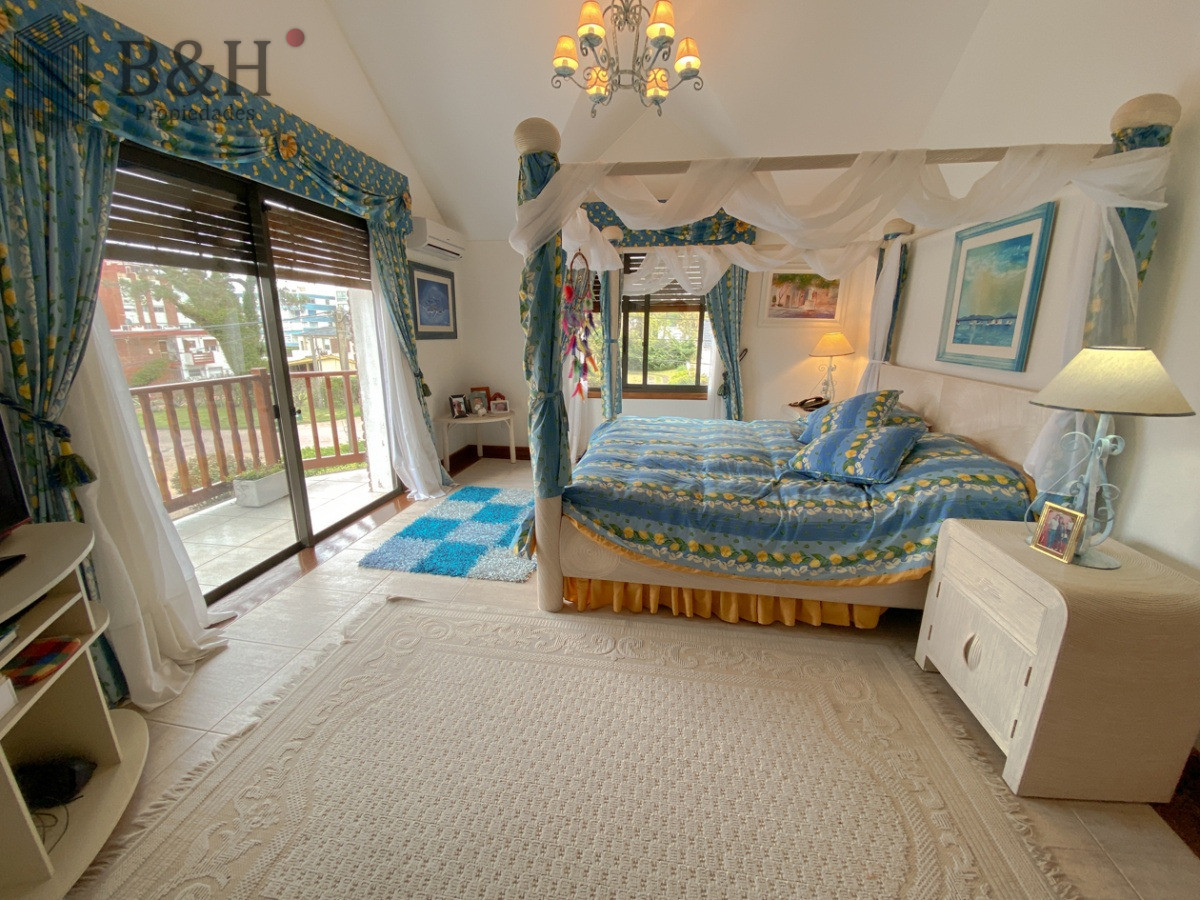 Casa ID.5723 - Casa en venta de 7 dormitorios, Punta del Este