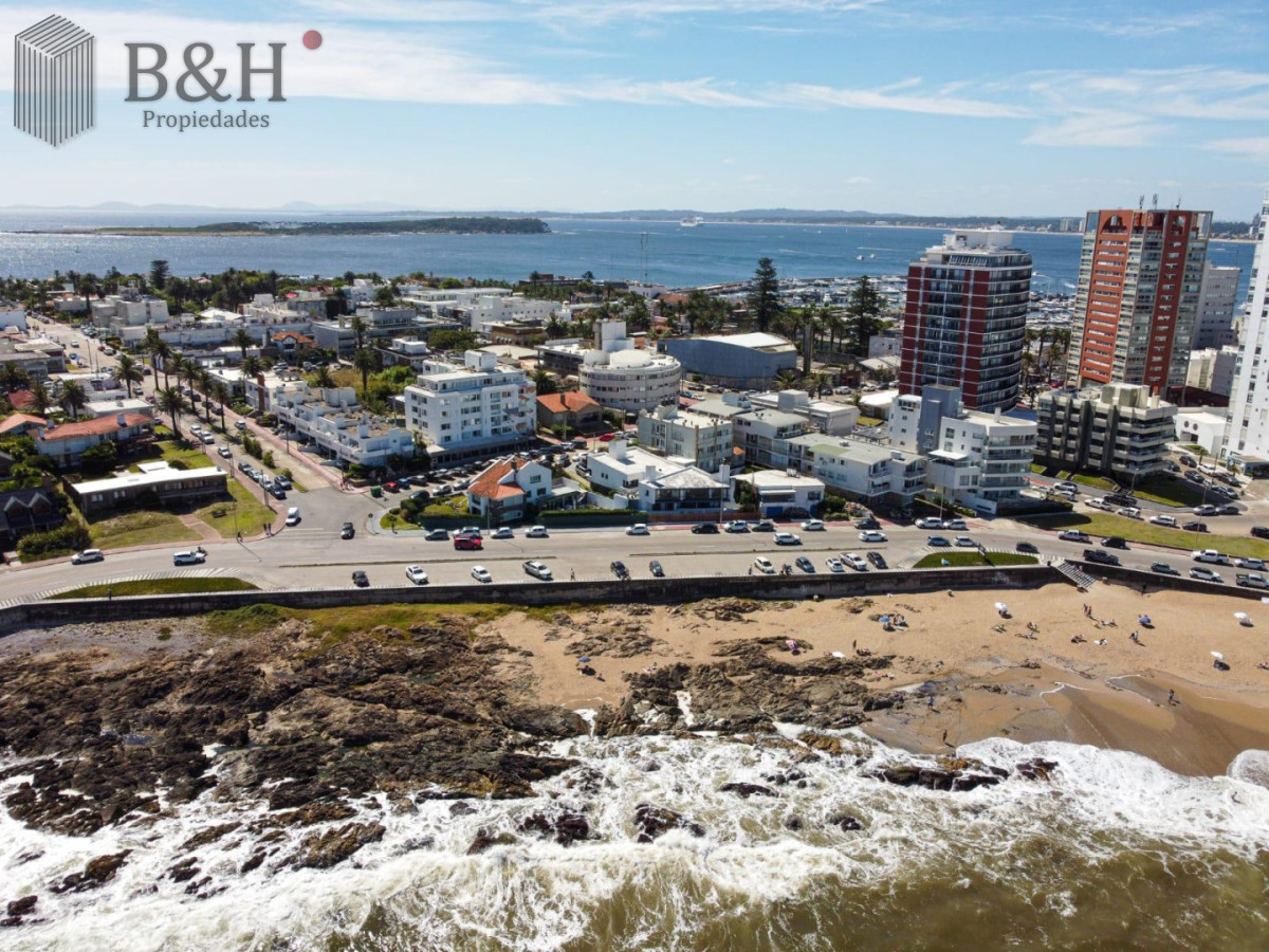 Casa ID.7653 - Venta Casa 5 dormitorios Península con Vista al Mar y Garaje 