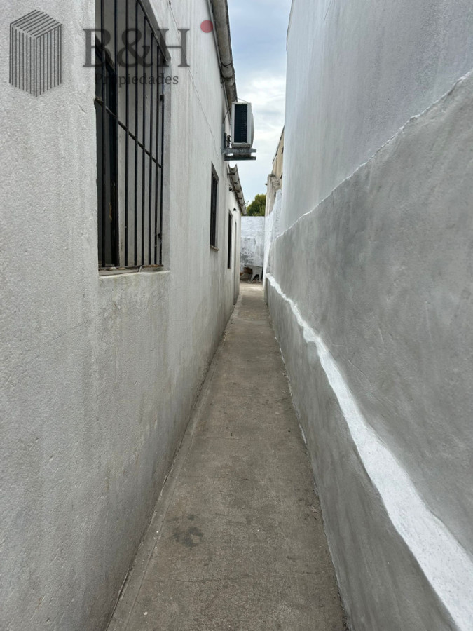 Casa ID.6515 - Casa a reciclar a media cuadra de Plaza