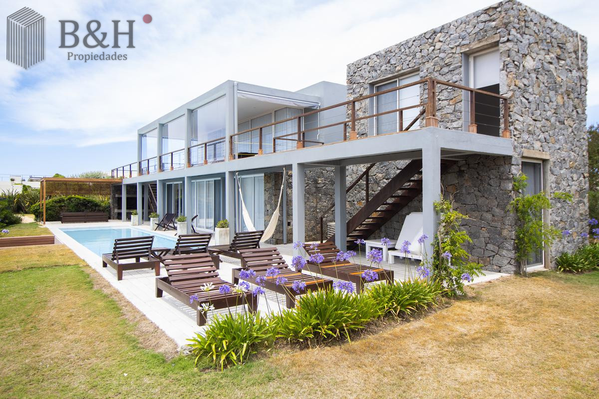 Casa ID.2882 - Excelente Casa en Jose Ignacio en Alquiler Temporal en Barrio Privado