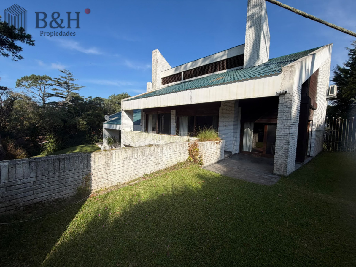 Casa ID.7833 - Casa Venta 5 Dormitorios Punta del Este 