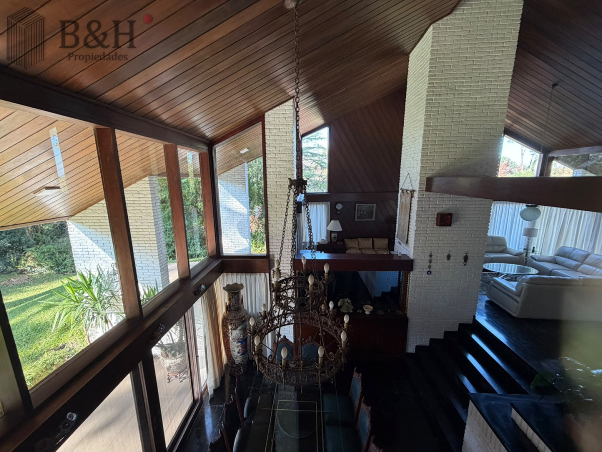 Casa ID.7833 - Casa Venta 5 Dormitorios Punta del Este 