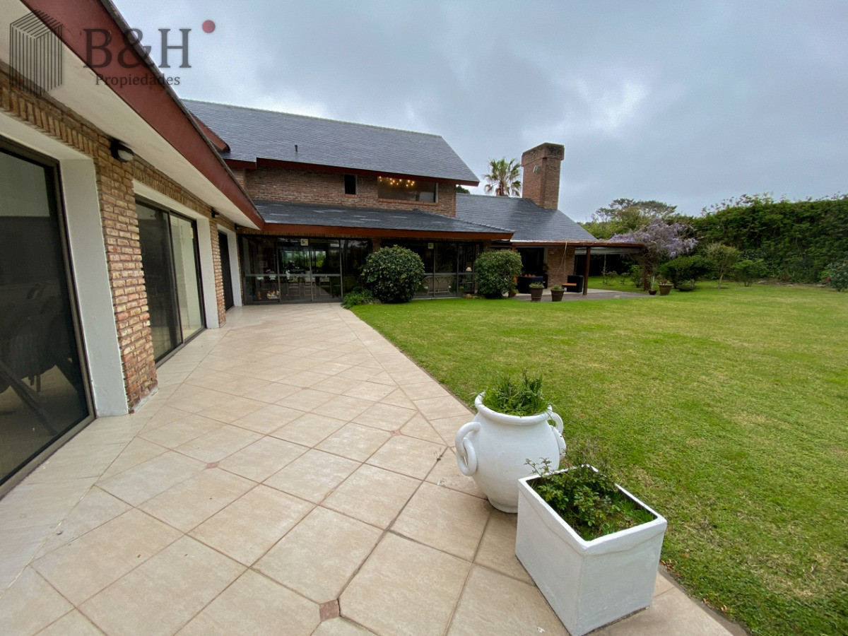 Casa ID.5723 - Casa en venta de 7 dormitorios, Punta del Este