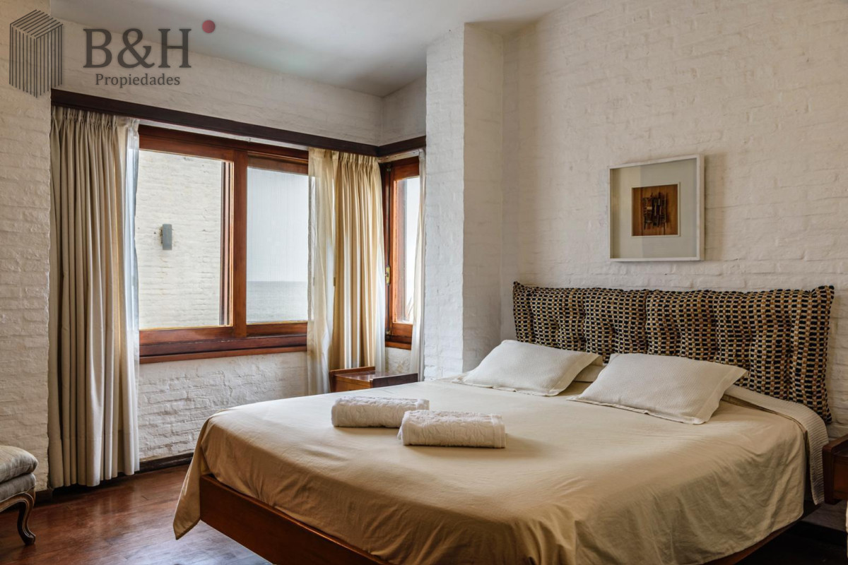 Casa ID.7653 - Venta Casa 5 dormitorios Península con Vista al Mar y Garaje 