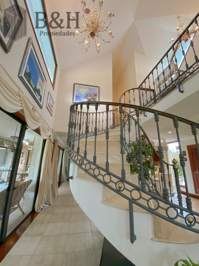 Casa ID.5723 - Casa en venta de 7 dormitorios, Punta del Este